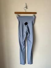 Load image into Gallery viewer, Offline Athletic Pants Size Medium
