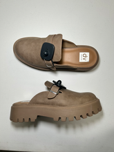 Load image into Gallery viewer, Dolce Vita Casual Shoes Womens 10
