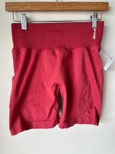 Load image into Gallery viewer, Athletic Shorts Size Large
