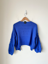Load image into Gallery viewer, Moon &amp; Madison Sweater Size Extra Small
