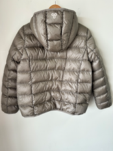 Load image into Gallery viewer, Tna Heavy Outerwear Size Medium
