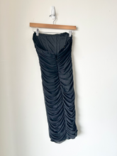 Load image into Gallery viewer, Dress Size Medium
