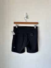 Load image into Gallery viewer, Lululemon Athletic Shorts Size 9/10
