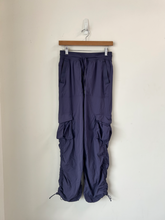 Load image into Gallery viewer, Lululemon Athletic Pants Size Small
