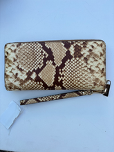 Load image into Gallery viewer, Michael Kors Purse
