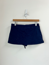 Load image into Gallery viewer, Edikted Short Skirt Size Medium
