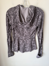 Load image into Gallery viewer, Lululemon Athletic Jacket Size Small
