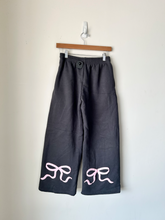 Load image into Gallery viewer, Edikted Athletic Pants Size Small
