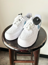 Load image into Gallery viewer, Nike Casual Shoes Womens 6
