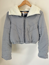 Load image into Gallery viewer, Princess Polly Heavy Outerwear Size Large
