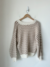 Load image into Gallery viewer, Maurices Sweater Size Small
