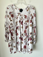 Load image into Gallery viewer, Free People Long Sleeve Top Size Extra Small
