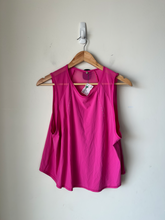 Load image into Gallery viewer, Lulu Lemon Athletic Top Size Large
