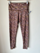 Load image into Gallery viewer, Athleta Athletic Pants Size Medium
