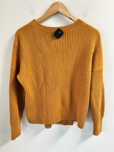 Load image into Gallery viewer, Cabi Sweater Size Small
