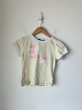 Load image into Gallery viewer, White Fox T-Shirt Size Medium
