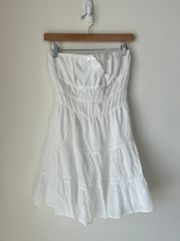 Load image into Gallery viewer, L.A. Hearts Dress Size Small
