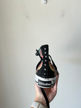 Load image into Gallery viewer, Casual Shoes Mens 9
