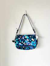 Load image into Gallery viewer, Vera Bradley Purse
