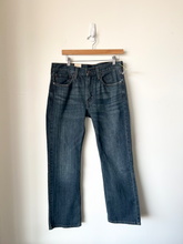 Load image into Gallery viewer, Levi Denim Size 32
