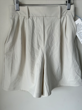 Load image into Gallery viewer, Lululemon Athletic Shorts Size Medium
