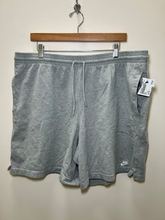 Load image into Gallery viewer, Nike Athletic Shorts Size XXL
