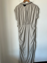 Load image into Gallery viewer, Anthropologie Maxi Dress Size Medium
