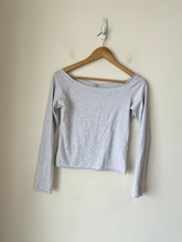 Load image into Gallery viewer, Brandy Melville Long Sleeve Top Size Small
