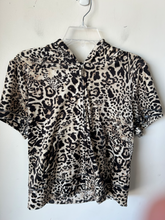 Load image into Gallery viewer, Juicy Couture Sweatshirt Size Large
