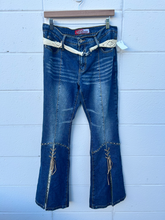 Load image into Gallery viewer, Denim Size 13/14 (32)
