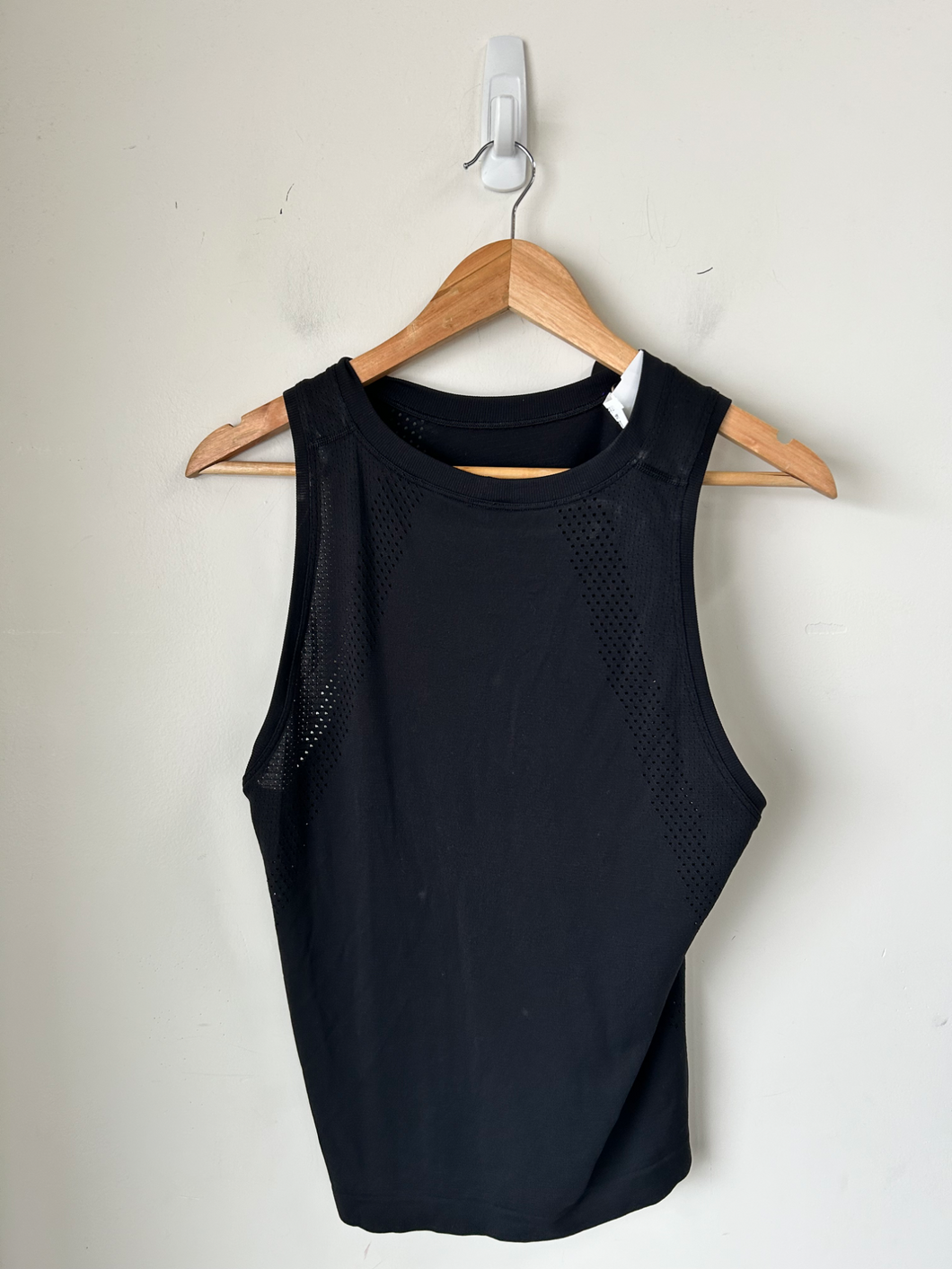 Lulu Lemon Athletic Top Size Large