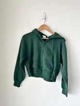 Load image into Gallery viewer, Aritzia Sweatshirt Size Small
