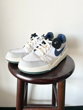 Load image into Gallery viewer, Nike Mens Athletic Shoes Mens 9.5
