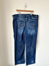 Load image into Gallery viewer, Bke Denim Size 42
