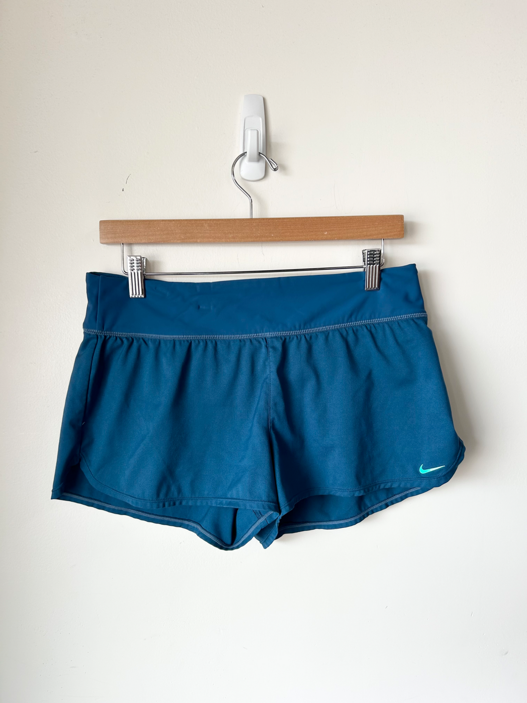 Nike Athletic Shorts Size Large