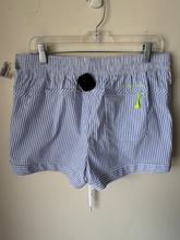 Load image into Gallery viewer, Vineyard Vines Shorts Size Medium
