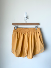 Load image into Gallery viewer, Lulu Lemon Athletic Shorts Size Large
