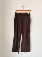 Load image into Gallery viewer, Garage Athletic Pants Size Medium
