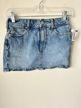 Load image into Gallery viewer, Pac Sun Short Skirt Size Extra Small
