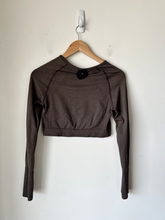 Load image into Gallery viewer, Gym Shark Athletic Top Size Medium
