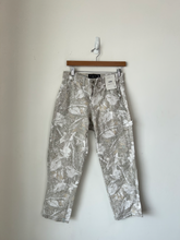 Load image into Gallery viewer, Abercrombie &amp; Fitch Pants Size 5/6 (28)
