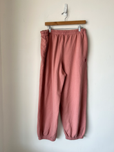 Load image into Gallery viewer, Free People Movement Athletic Pants Size Large

