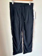 Load image into Gallery viewer, Lululemon Athletic Pants Size 7/8 (29)
