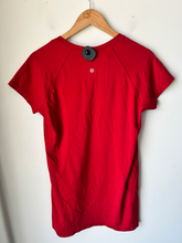 Load image into Gallery viewer, Lulu Lemon Athletic Top Size Extra Large
