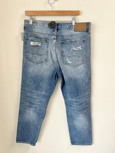 Load image into Gallery viewer, American Eagle Denim Size 32
