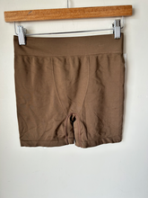 Load image into Gallery viewer, Gym Shark Athletic Shorts Size Medium
