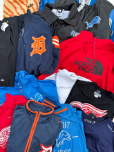 Load image into Gallery viewer, Nhl Sweatshirt Size 3XL
