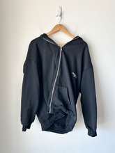 Load image into Gallery viewer, Sweatshirt Size Medium
