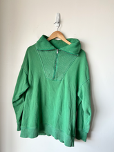 Load image into Gallery viewer, Aerie Sweatshirt Size Small
