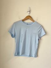 Load image into Gallery viewer, Nike Athletic Top Size Medium
